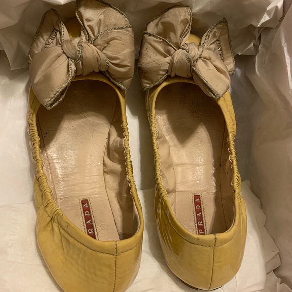 Prada nude flats with bow - Picture 1 of 4